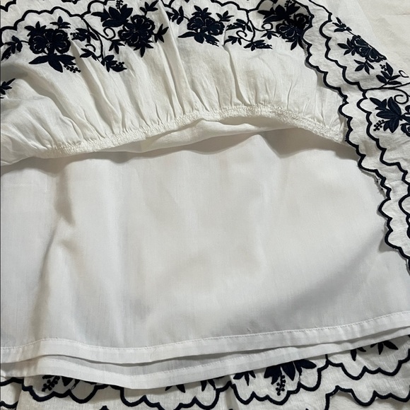 J. Crew white Skirt with navy blue Floral Design - Picture 7 of 10